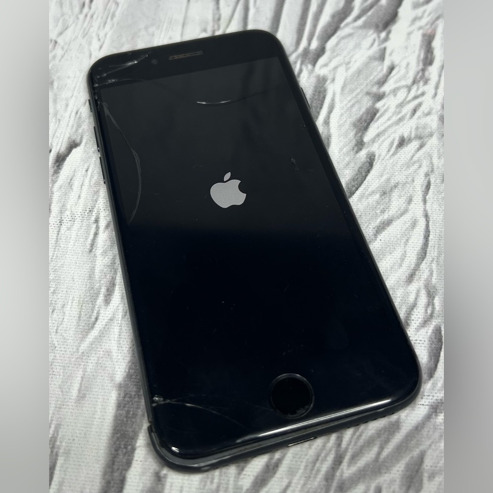 For Parts As-Is Apple iPhone 8 64GB Black A1863 Cracked Screen Broken Back